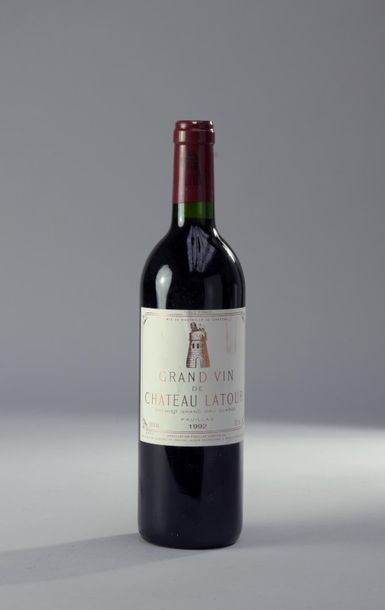 null 1 bouteille Château LATOUR, 1° cru Pauillac 1992 (elt) 