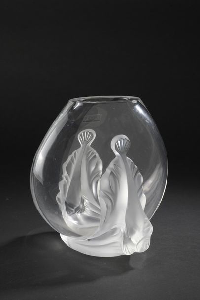 null DELVAUX pour BACCARAT
Vase en cristal en forme de tulipe reposant sur une base...