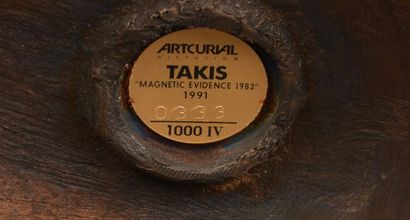 null Wassilakis TAKIS (né en 1925).
Magnetic Evidence.
Bronze à patine dorée, monogrammée...