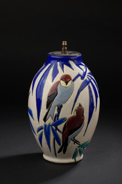 null Charles CATTEAU (1880-1966), KERAMIS.
Vase oblong en faïence émaillée à décor...