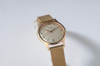 null DOXA.

Montre bracelet d'homme en or jaune 14k, le cadran circulaire émaillé...