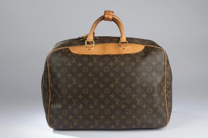 null LOUIS VUITTON

Sac week-end modèle " Alizé " en toile monogram et cuir naturel...