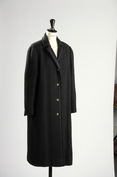 null CHANEL BOUTIQUE

Manteau droit en tweed de laine noir à effet de carreaux, col...