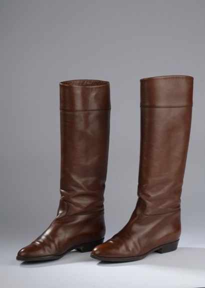 null AUBERCY

Paire de bottes en cuir marron.

T : 36

