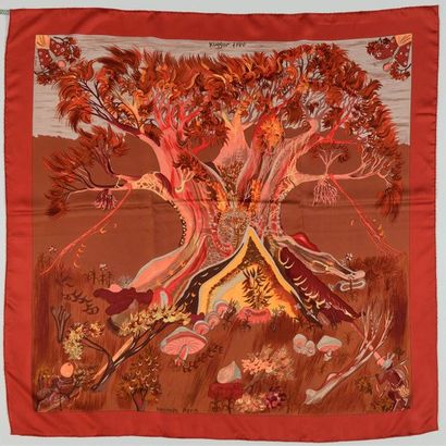 null HERMÈS 

Carré de soie " Kuggor Tree " à décor dans les tons brun et orangés...