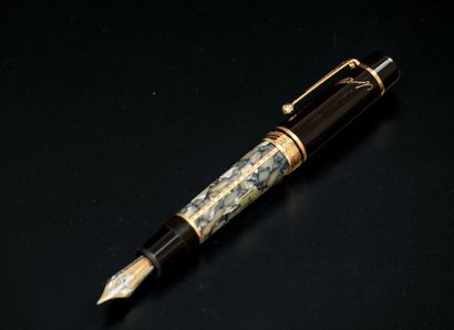 null MONTBLANC

Stylo plume modèle "Meisterstück Alexandre Dumas", édition limitée...