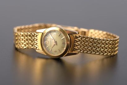null JAEGER LECOULTRE
Montre bracelet circulaire de dame en or jaune 18K, bracelet...