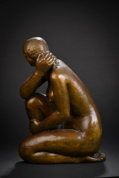 null Henry MURAIL (1932-2012).
Femme nue agenouillée.
Bronze à patine mordorée signé,...