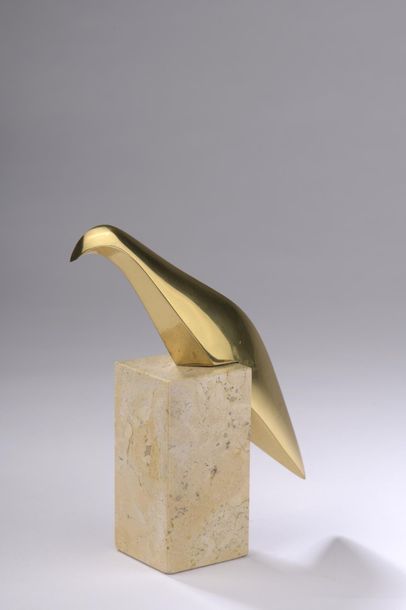 null Philippe JEAN (1931-1987).
L'oiseau perché.
Bronze poli sur socle, signé et...