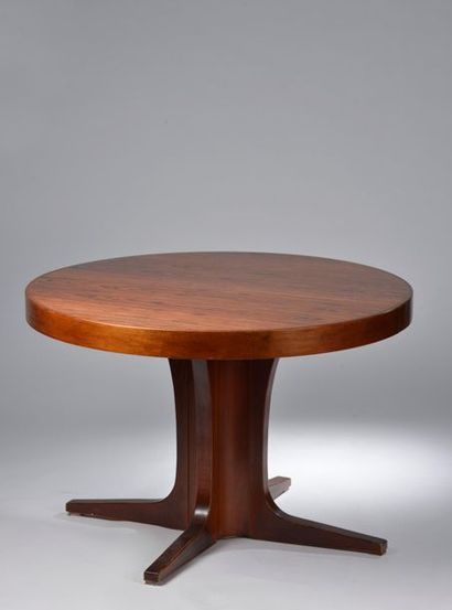 null Luigi BARTOLINI (1892-1963).
Table de salle à manger en bois de placage. Le...