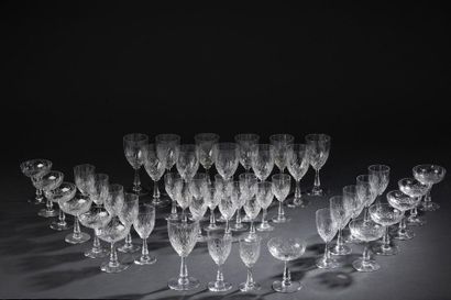 null SAINT-LOUIS.
Partie de service de verres en cristal, modèle "Massenet", taillé...
