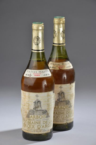 null 2 bouteilles ARBOIS "Domaine de la Croix d'Argis", H. Maire 1984 (ela, blanc,...