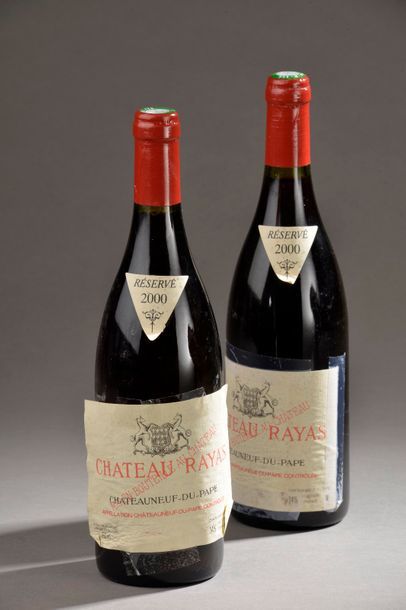 null 2 bouteilles CHÂTEAUNEUF-DU-PAPE Rayas 2000 (étiquettes tombées et rescotschées)...