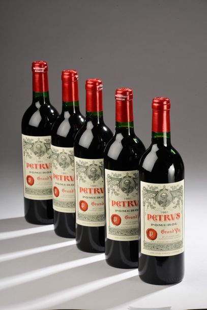null 5 bouteilles PETRUS, Pomerol 1981 (reconditionnées au château) cb 