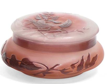 GALLE Multilayer glass candy box decorated with white and pink glycine finely acid-etched...