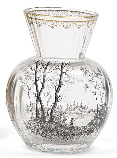 DAUM Nancy Petit vase renflé à col évasé en verre blanc à décor d'un pêcheur, lac...