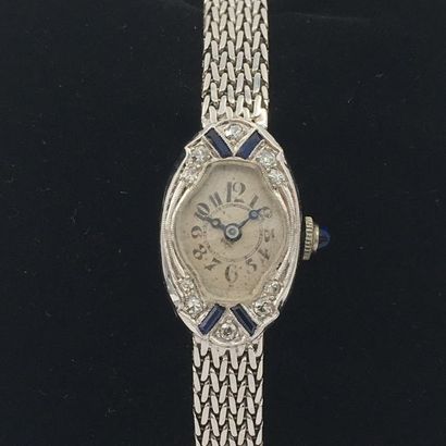 Oval ladies' watchband in platinum (950 thousandths)...