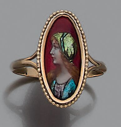 null RING "marquise" in yellow gold (750 thousandths) beaded, decorated with a miniature...