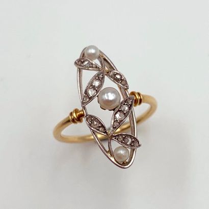 null Fine "marquise" ring in platinum (min 800 thousandths) and yellow gold (750...