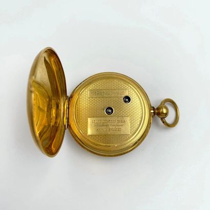 null POCKET WATCH in yellow gold (750 thousandths) engraved with a coat of arms (wears)....