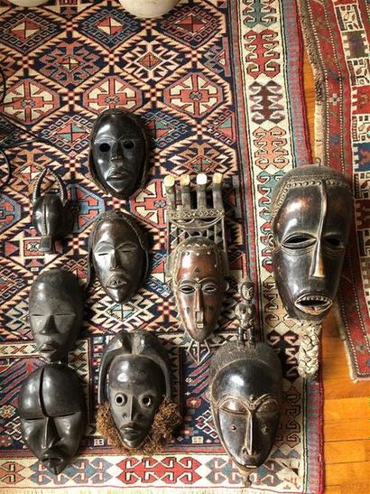 null Lot de 9 masques de style : 
COTE D'IVOIRE : 5 masques Dan + 2 masques Baoulé...