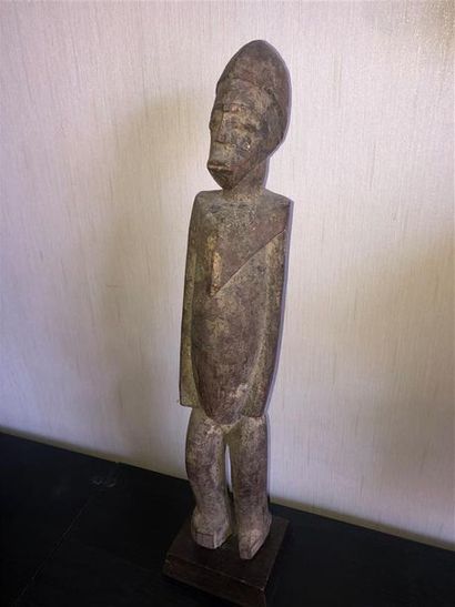 null BURKINA FASO, LOBI de style : statue masculine bois lourd
H : 51 cm			