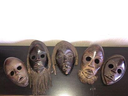 null Lot de 5 pièces de style : 
COTE D'IVOIRE: 5 masques Dan