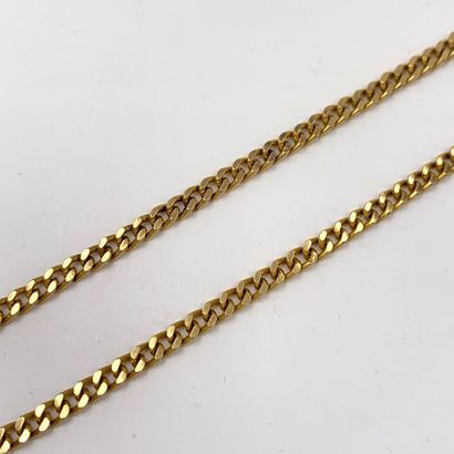 null NECKLACE Curb chain in yellow gold (750). Egyptian hallmark.
Length : 58,5 cm....