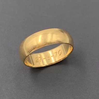 null Large ALLIANCE in yellow gold (750), engraved and dated 1970 inside.
Finger:...