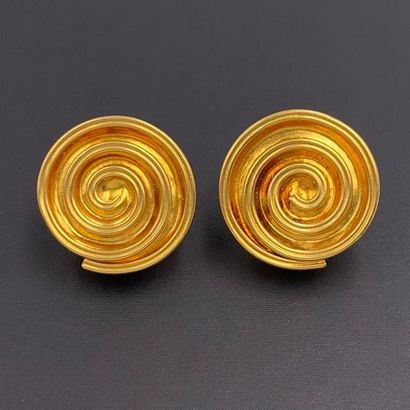 null LALAOUNIS 
Paire de CLIPS d'OREILLES « spirales » en or jaune (750). Traces...