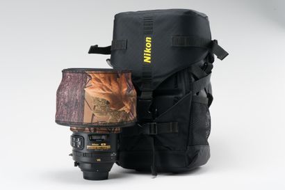 null Appareil photographique. Dans sac de transport Nikon, objectif Nikon N AF-S...