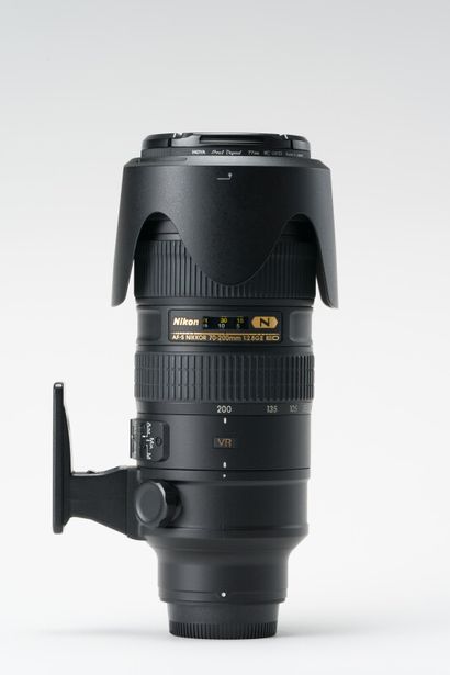 null Appareil photographique. Objectif Nikon AF-S Nikkor 2.8 G II /70-200 mm ED ...
