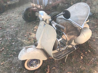 null 
VESPA ACMA scooter 125cc - moteur monocylindre 2 temps - non grippé.




On...