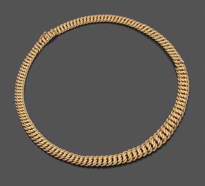 NECKLACE in yellow gold (750‰) with American...