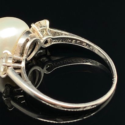 CHAUMET Platinum (950‰) and white gold (750‰) ring set with a pearl (untested), white,...