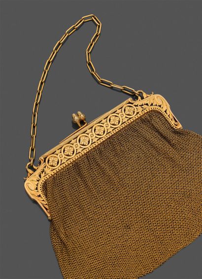 EVENING BAG and its chain, in yellow gold...