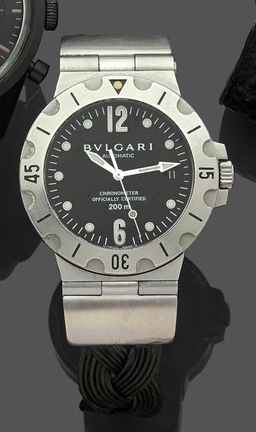 BULGARI BRACELET WATCH model "Scuba" chronograph, in steel. Unidirectional bezel.
Black...