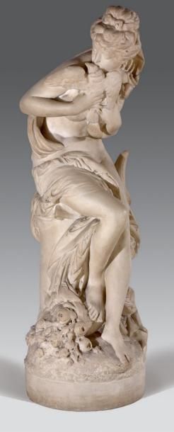Albert CARRIER-BELLEUSE (1824-1887) Jeune femme assise à la colombe Marbre, signé...