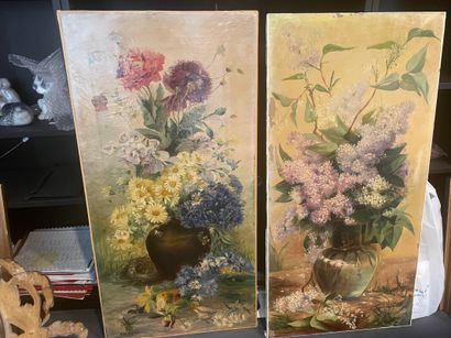 L. ANNE (19th-20th)

Vases of flowers

Two...