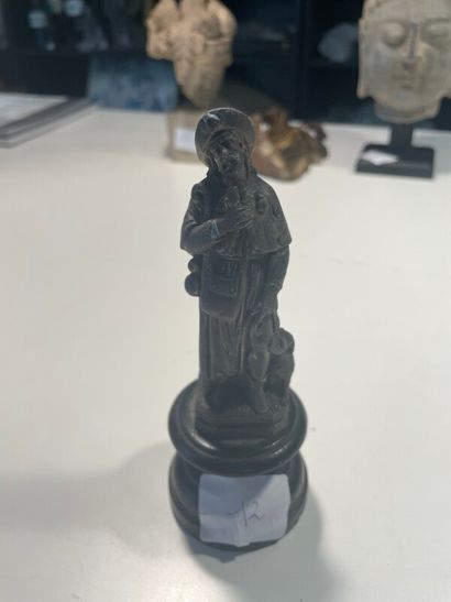 null Petite statuette de saint Roch en régule.

H : 10,5 cm