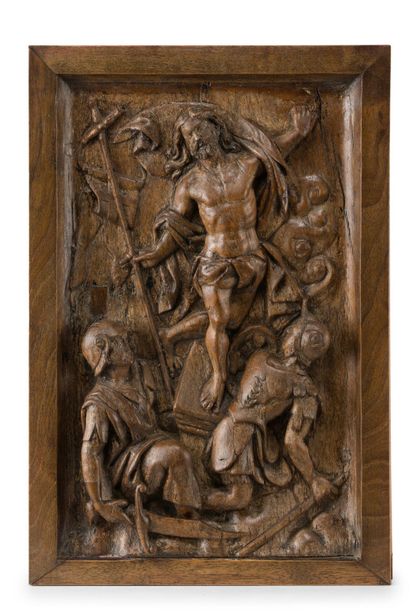 Panneau en noyer sculpté en fort relief représentant la Résurrection. 
XVIe siècle...