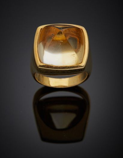 null Importante BAGUE carrée en vermeil (925%) ornée d'une citrine taillée en pain...