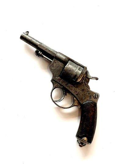 Revolver réglementaire 1873.

(Très fortement...