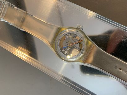 null [SWATCH COLLECTOR] JELLYFISH, modèle de 1985. Montre-bracelet en plastique transparent...