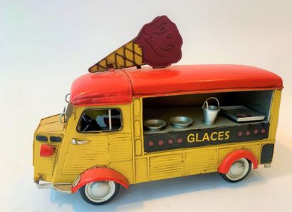  Camion tube Citroën en tôle jaune et rouge « Vendeur de glaces" L : 29cm