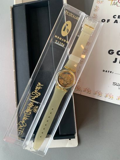 null [SWATCH COLLECTOR] GOLDEN JELLY, modèle créé en 1991. Montre-bracelet en plastique,...