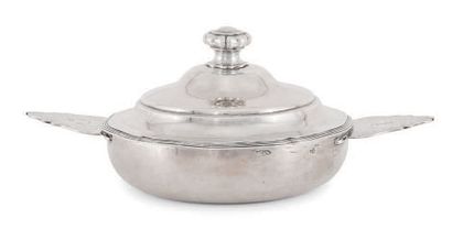 null Ear bowl and a lid, in plain silver, the ears cut out with engraved decoration...
