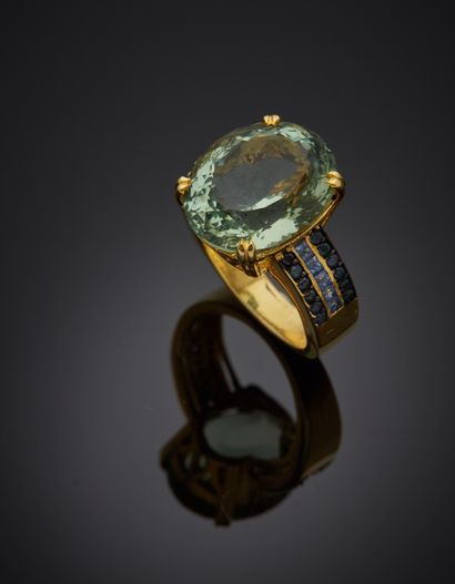 Blackened silver and vermeil ring (min. 800‰)...