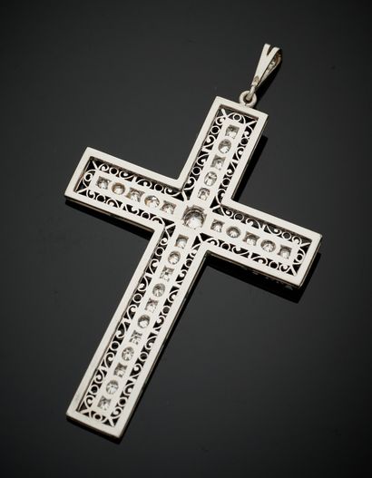 null Important platinum (min.
800‰) openwork "cross" PENDANT with scroll motifs,...