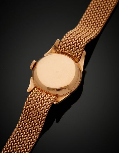 null BRACELET WATCH round lady in yellow gold (750‰). Cream dial, Arabic numerals,...